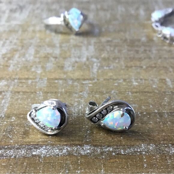 Silver tone set necklace earrings ring Sz 7 bracelet - Picture 4 of 6